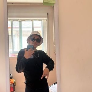 Meet your Posher, Edson